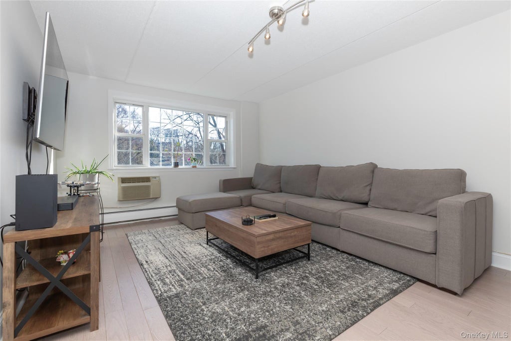 4 Consulate Drive # 3d, Tuckahoe