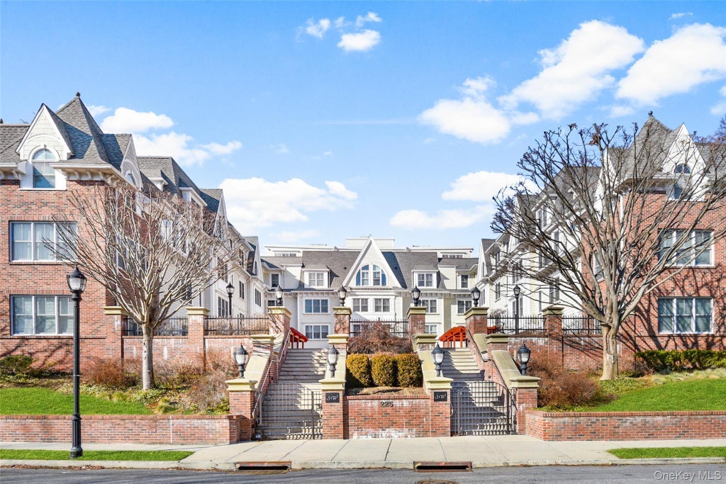 225 Stanley Avenue # 203, Mamaroneck