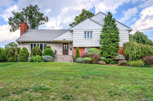 14 Dimsdale Drive, Scarsdale