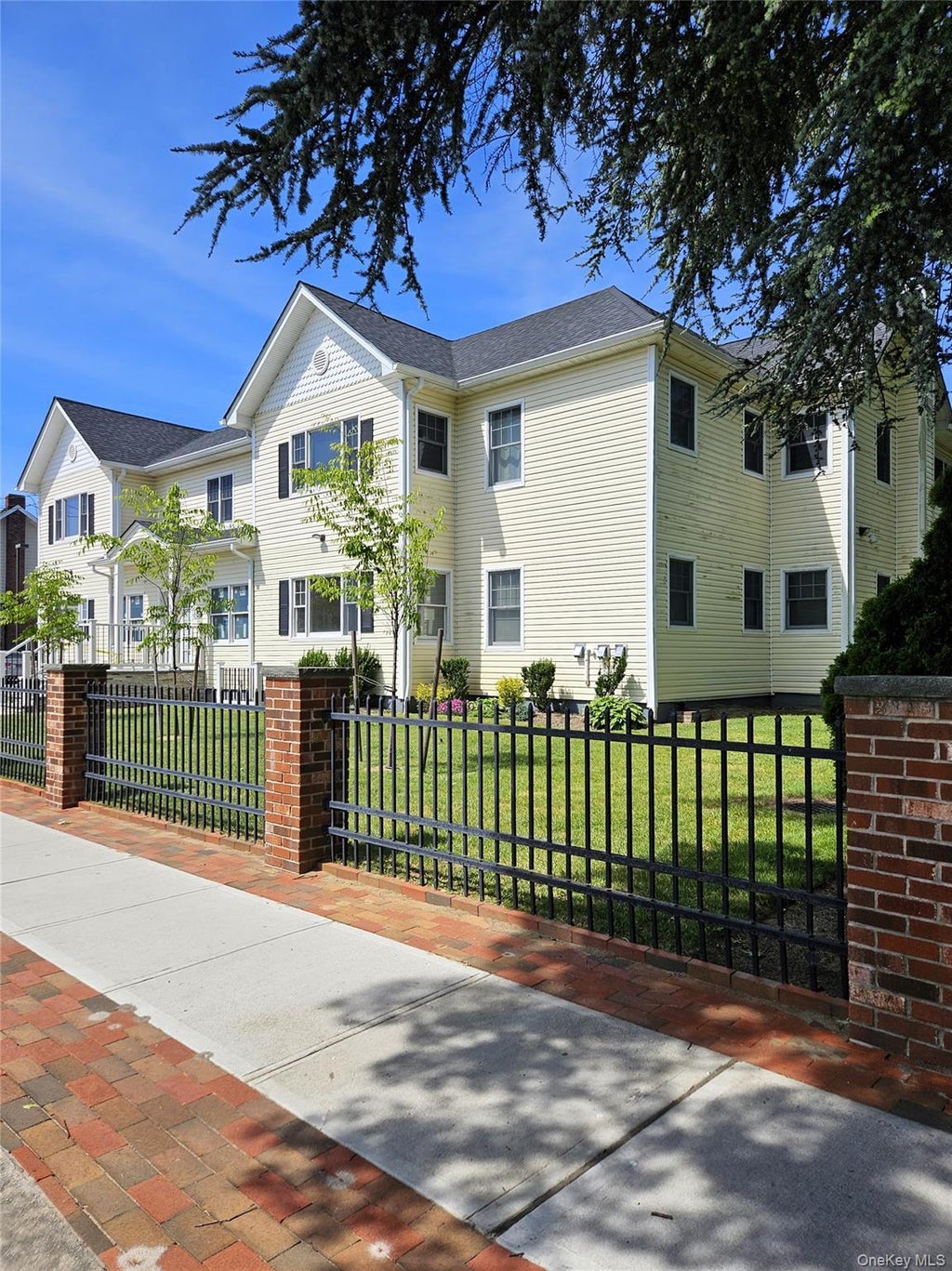 93 Hempstead Avenue # # 205, Lynbrook