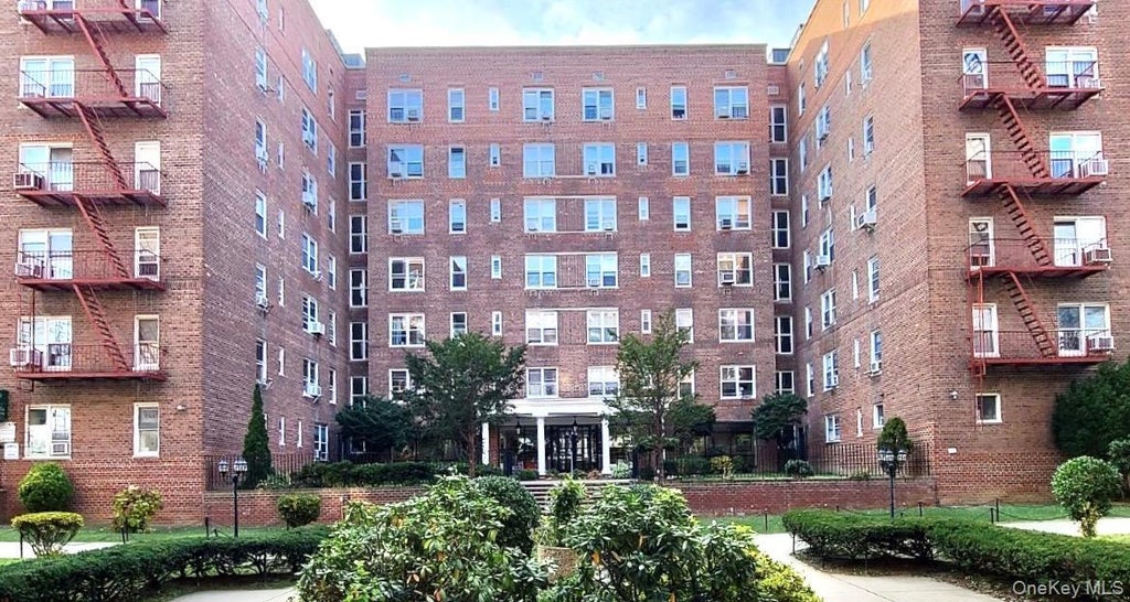 105-25 64th Avenue # 2g, Forest Hills