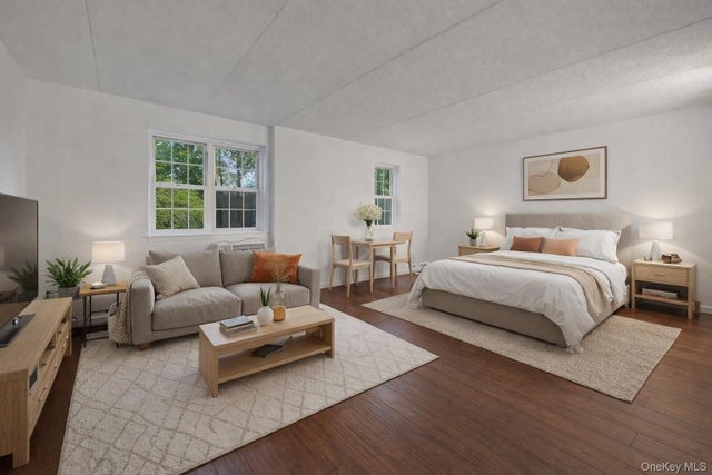 4 Consulate Drive, Tuckahoe