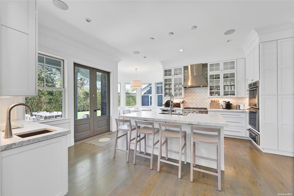 4 of 14 - 52 Quogue St., Quogue, NY