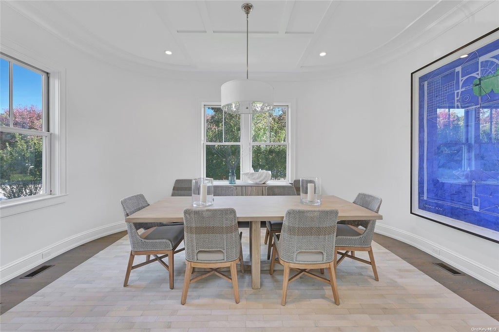 6 of 14 - 52 Quogue St., Quogue, NY
