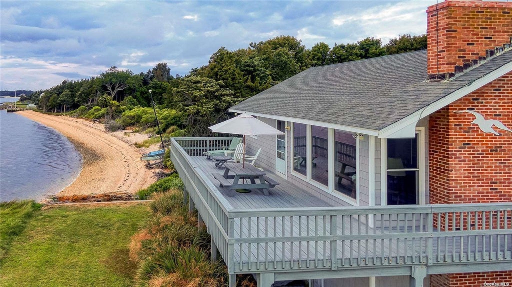 1355 Watersedge Way, Southold