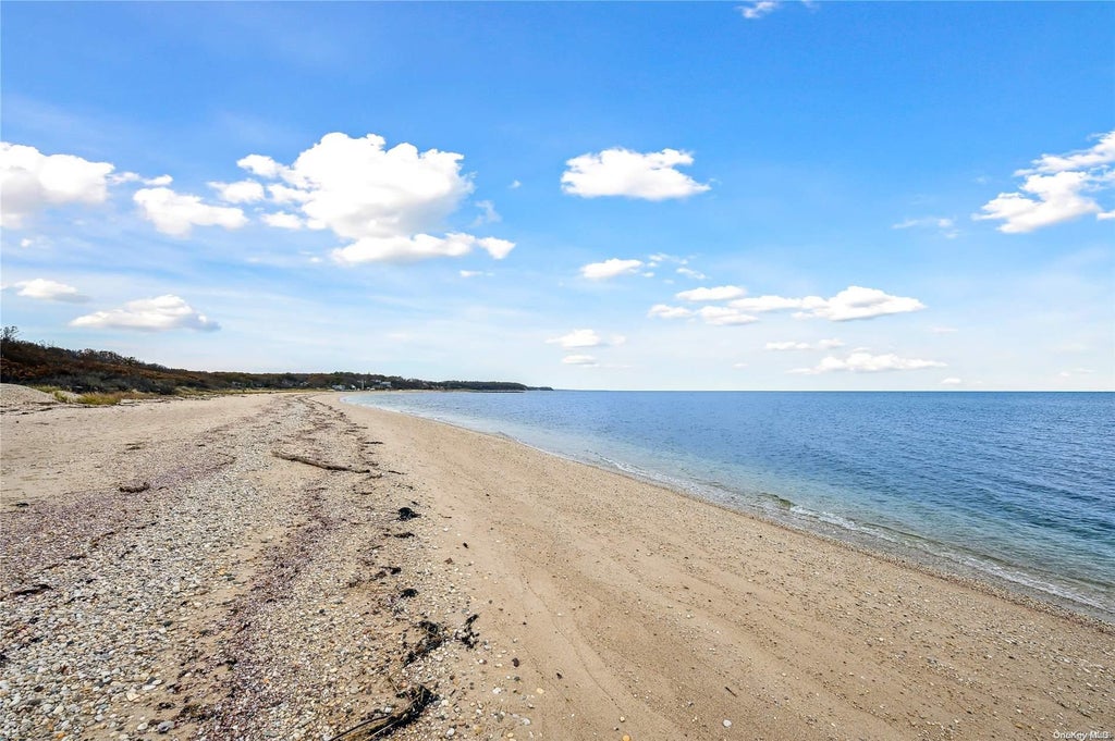 9 of 25 - 400 Diamond Lane, Peconic, NY