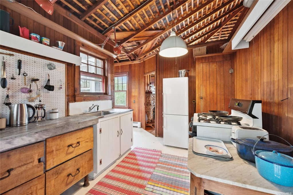 20 of 25 - 400 Diamond Lane, Peconic, NY