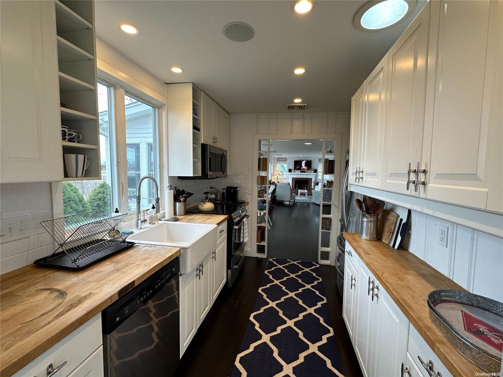 1 of 19 - 1100 Pine Avenue, Southold, NY