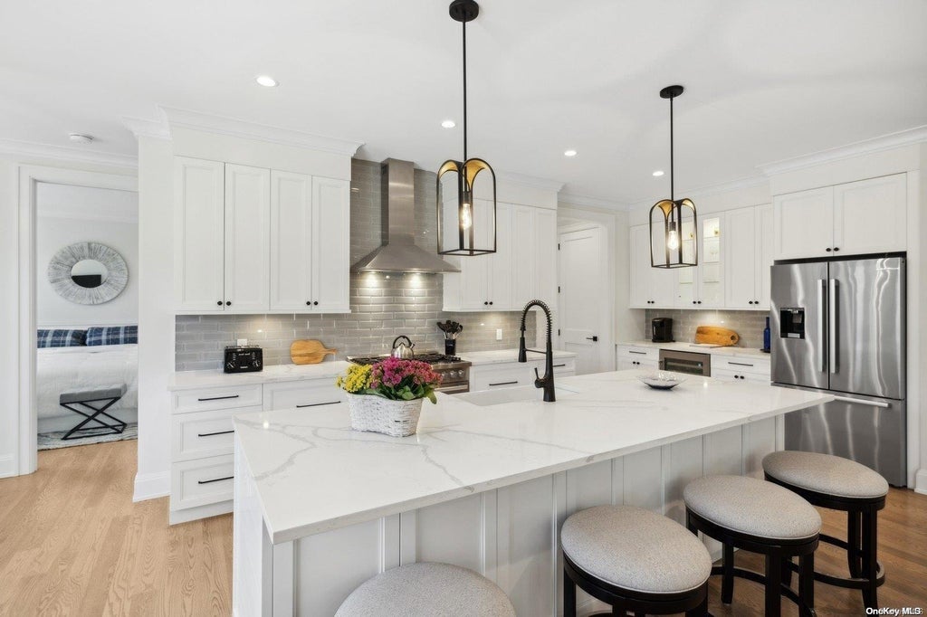 9 of 33 - 910 Glenn Road, Southold, NY