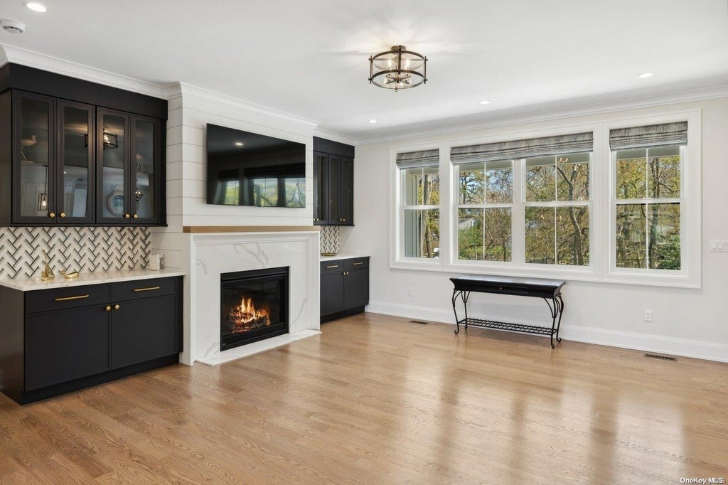 1 of 33 - 910 Glenn Road, Southold, NY