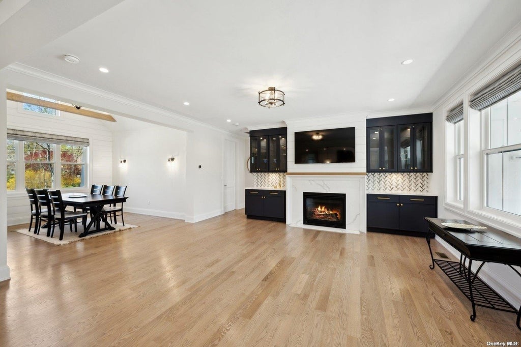2 of 33 - 910 Glenn Road, Southold, NY