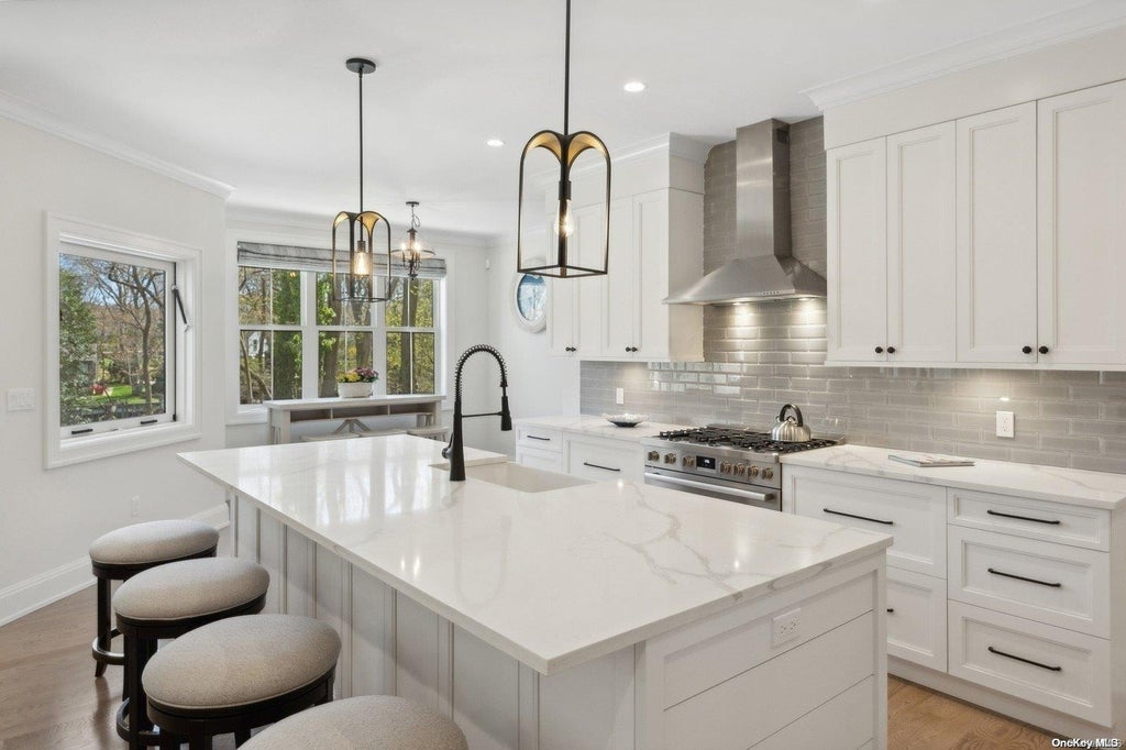8 of 33 - 910 Glenn Road, Southold, NY