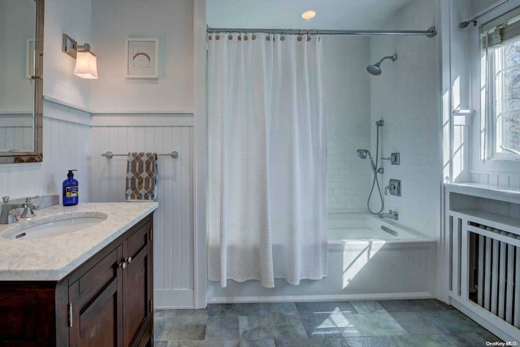 6 of 17 - 5650 North Bayview Road, Southold, NY