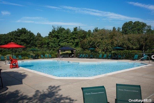 1 of 6 - 1000 Saddle Rock Road 1806, Holbrook, NY