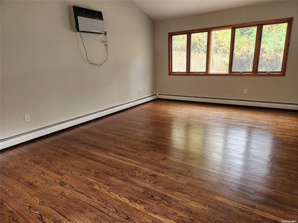 9 of 26 - 4 Norman Drive, Shoreham, NY