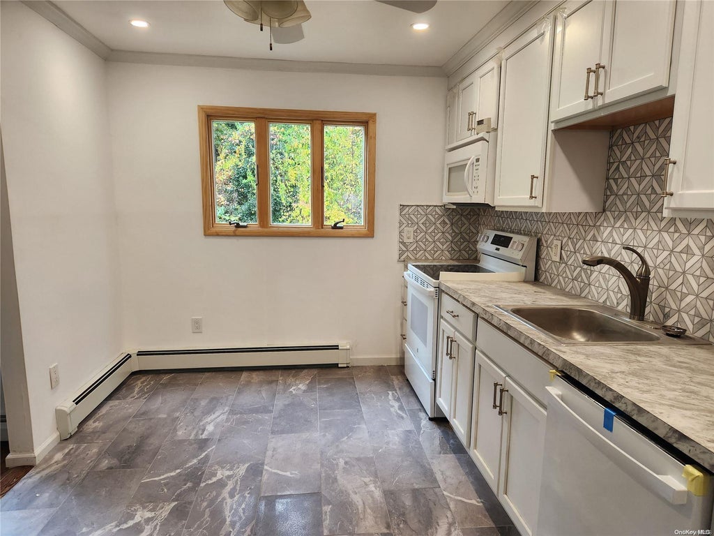 3 of 26 - 4 Norman Drive, Shoreham, NY