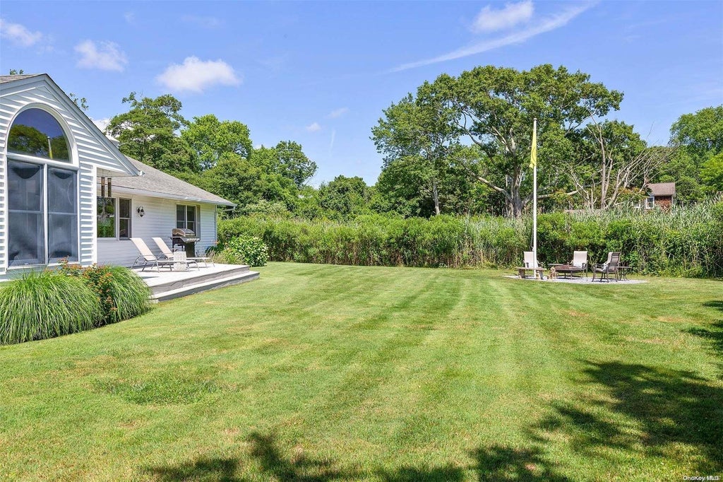 15 of 17 - 31 Club Lane, Remsenburg, NY