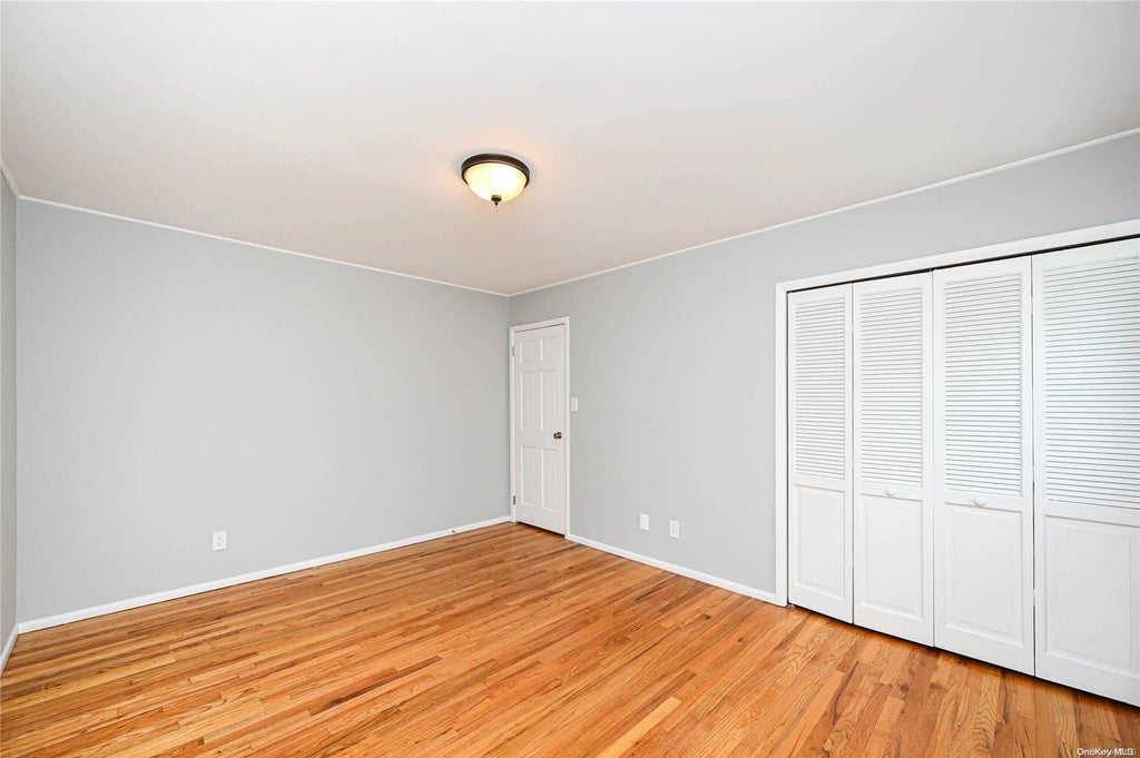 16 of 32 - 10 Birchbrook Drive, Smithtown, NY