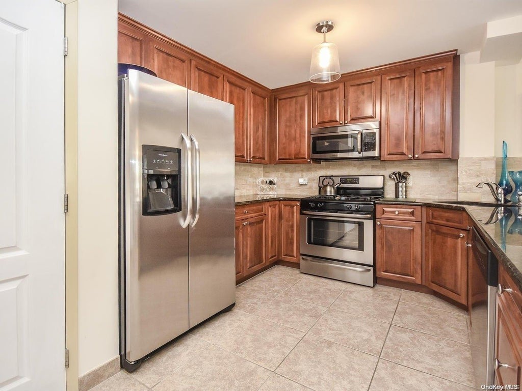3 of 22 - 400 Carney St. # 604, Glen Cove, NY