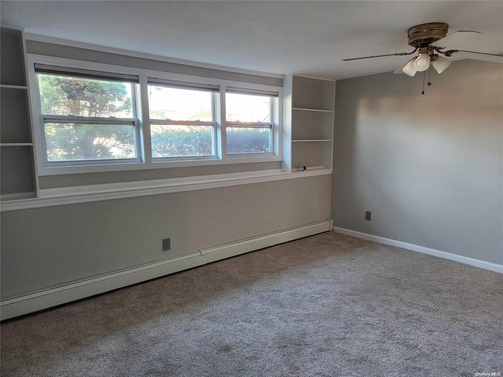 4 of 13 - 14 Estates Lane, Shoreham, NY