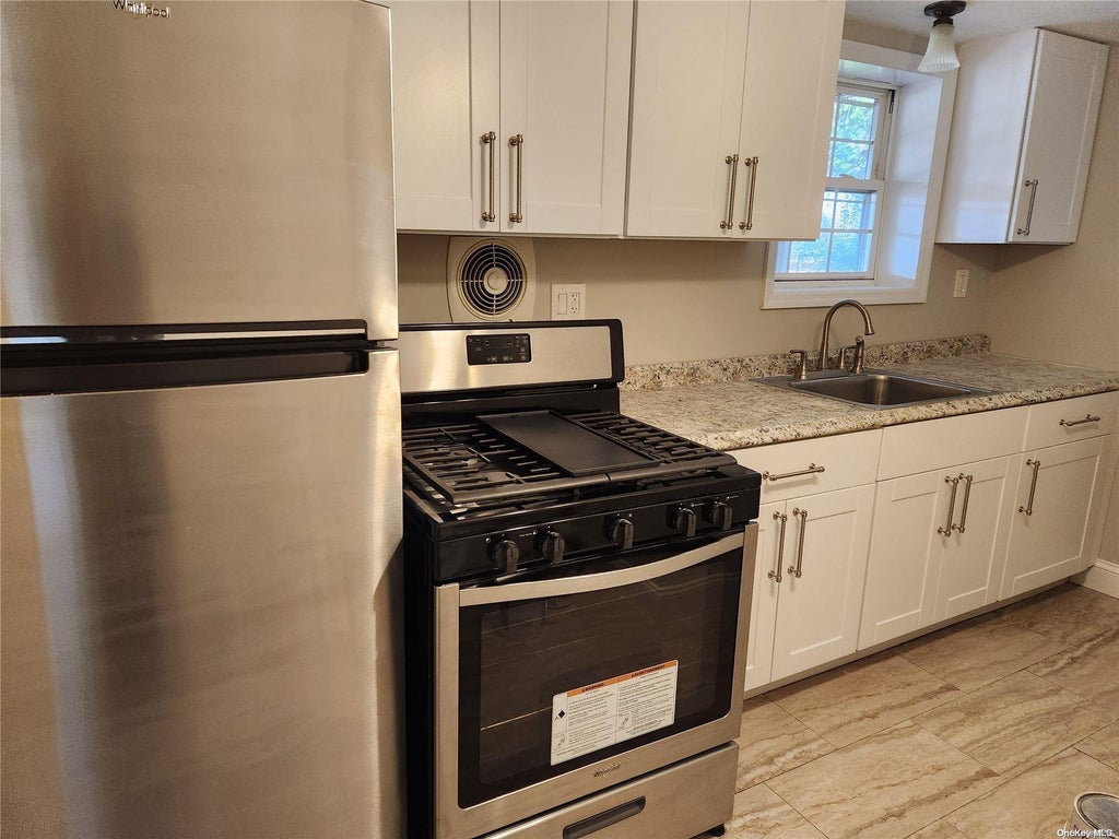 5 of 13 - 14 Estates Lane, Shoreham, NY