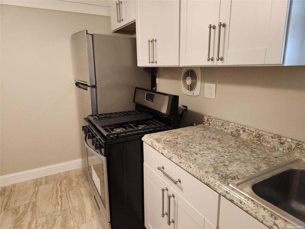 6 of 13 - 14 Estates Lane, Shoreham, NY