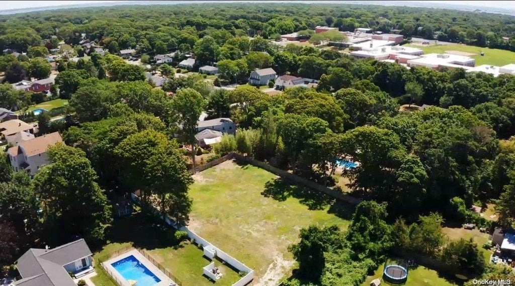 1 of 1 - 13a Argonne Road, Hampton Bays, NY
