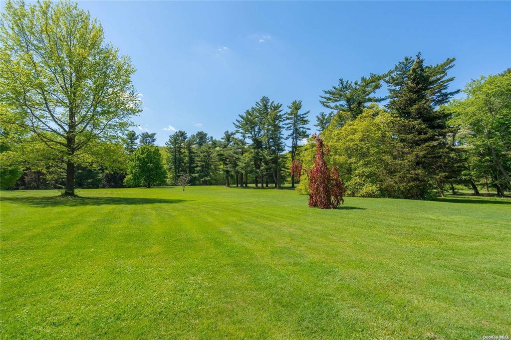 1 of 1 - 72 Post Road, Old Westbury, NY