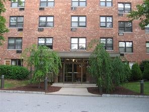 1 of 1 - 81 Charter Circle # 5p, Ossining, NY