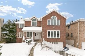 1 of 1 - 14 Apple Court, Eastchester, NY