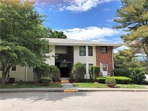 1 of 1 - 27 Walden Court # J, Jefferson Valley, NY