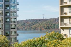 1 of 1 - 1116 Warburton Avenue # 3e, Yonkers, NY