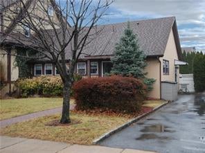 1 of 1 - 400 Beach Avenue, Mamaroneck, NY