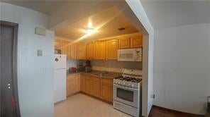 1 of 1 - 3727 Olinville Avenue # 2nd Fl, Bronx, NY