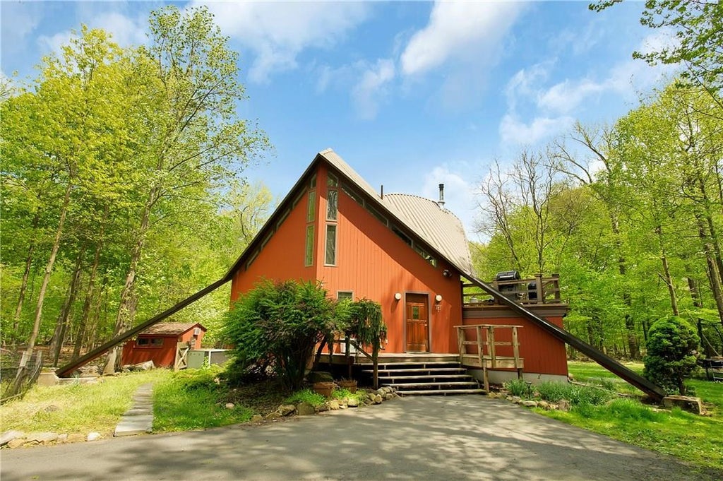 1 of 1 - 56 Woods Road, Palisades, NY