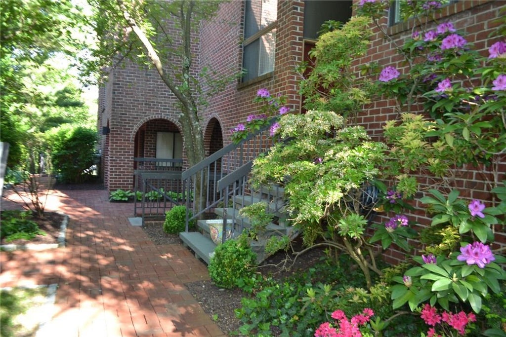 1 of 1 - 150 Bedford Road D4, Chappaqua, NY