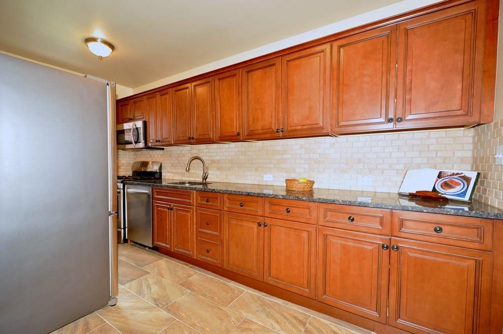1 of 1 - 142 Garth Road 5e, Scarsdale, NY