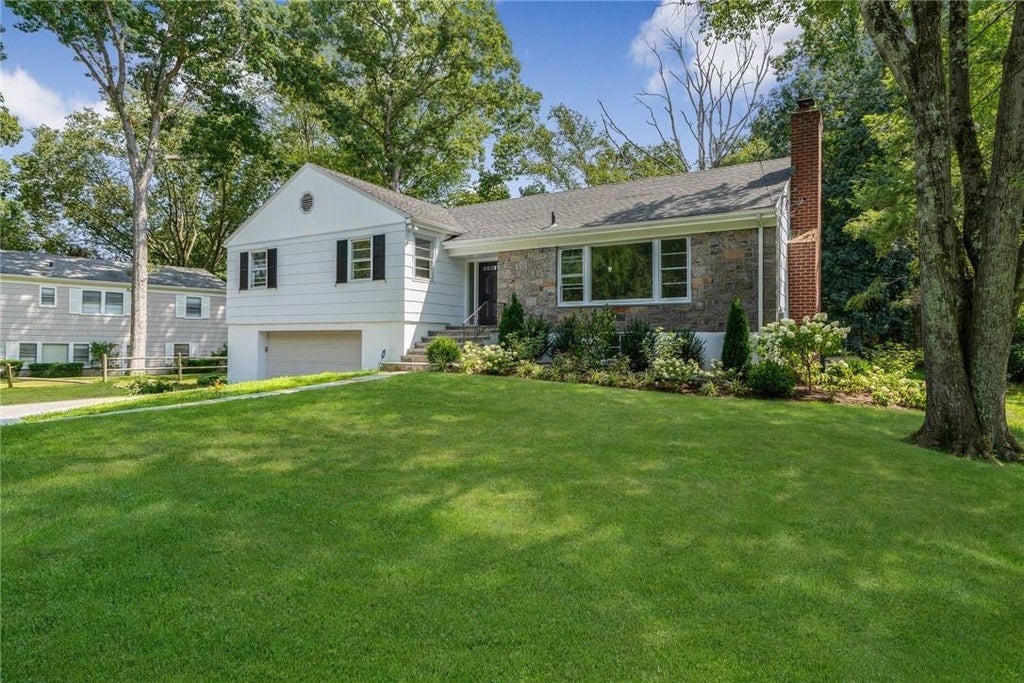 1 of 1 - 24 Benedict Road, Scarsdale, NY