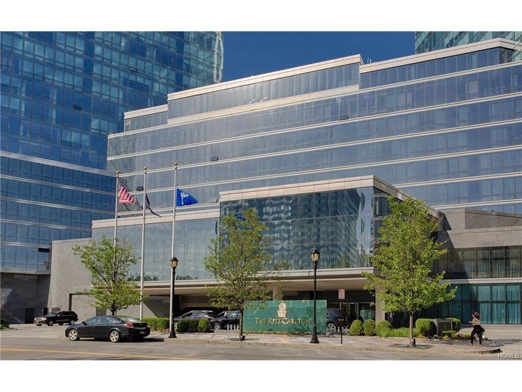 1 of 1 - 5 Renaissance Square # 12a, White Plains, NY