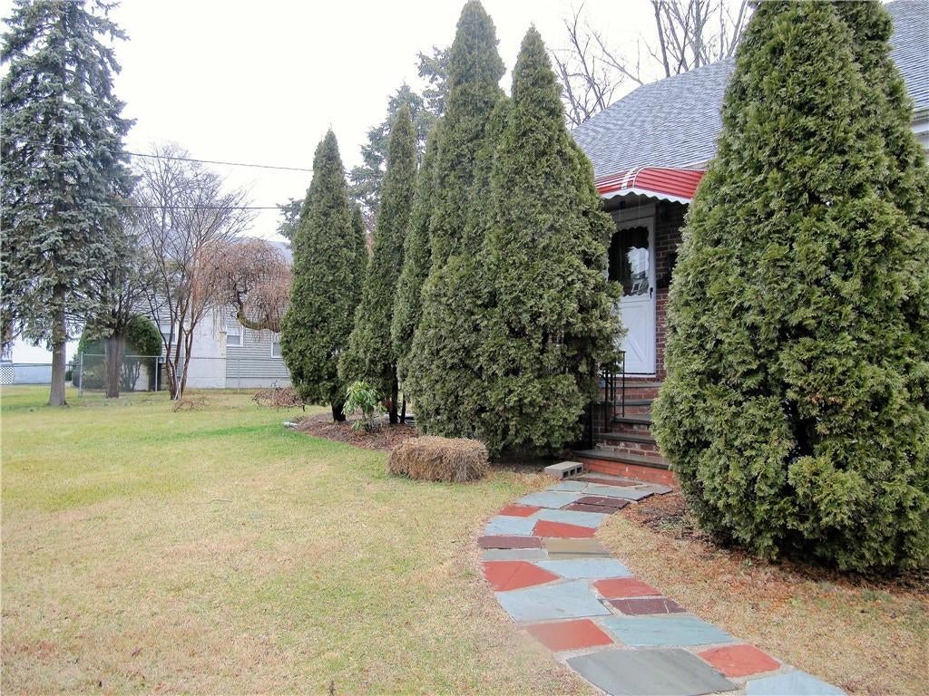 1 of 1 - 74 Lynton Place, White Plains, NY