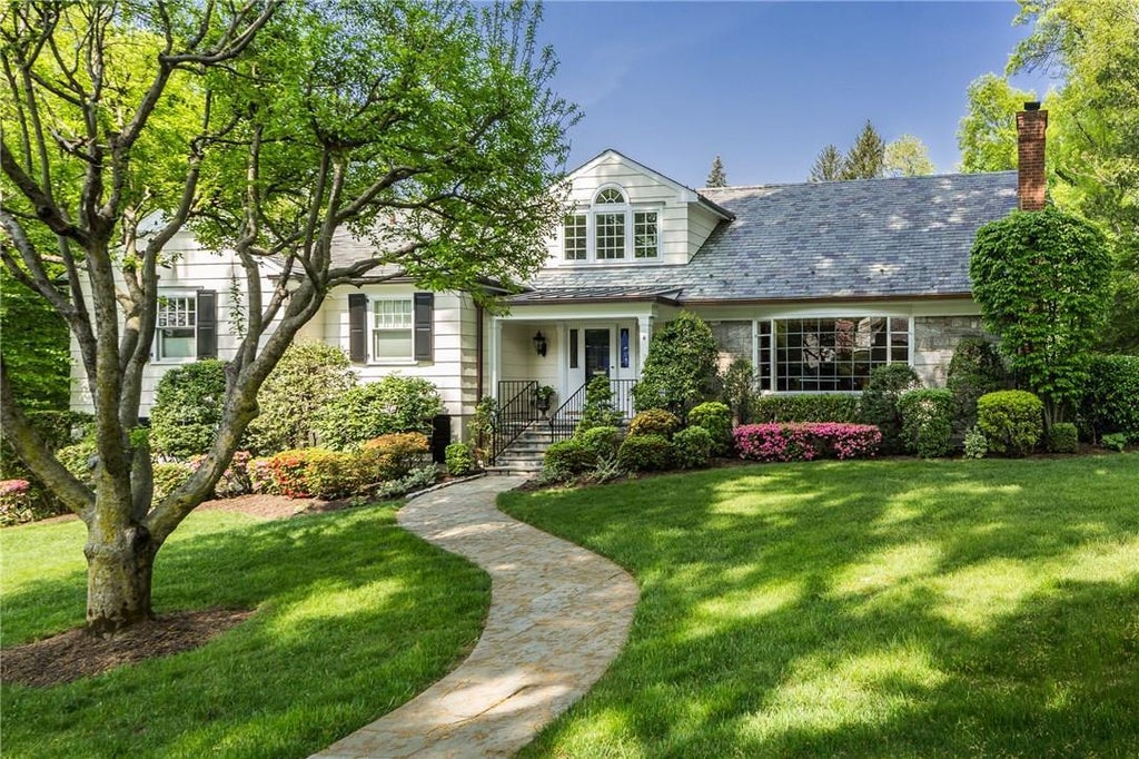 1 of 1 - 4 Leggett Road, Bronxville, NY