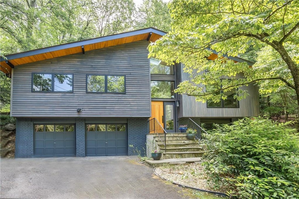 1 of 1 - 210.5 Cleveland Drive, Croton-on-Hudson, NY