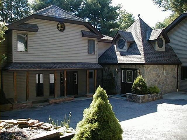 1 of 1 - 16 Faraway Road, Armonk, NY