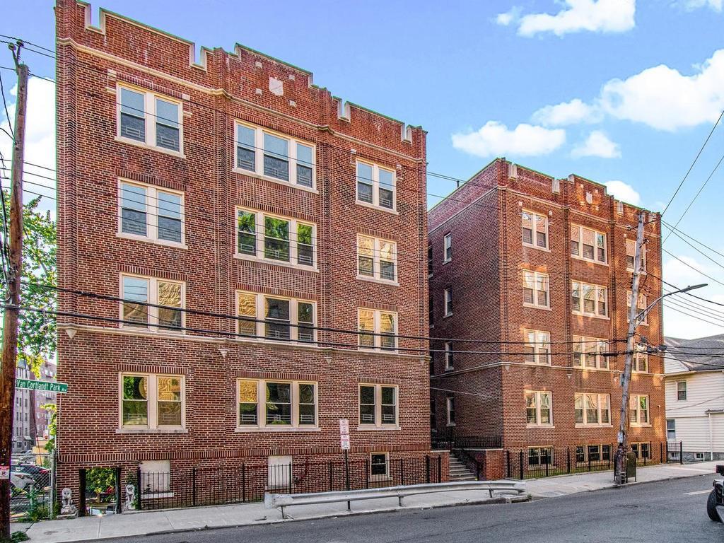 1 of 1 - 637 Van Cortlandt Park # B, Yonkers, NY