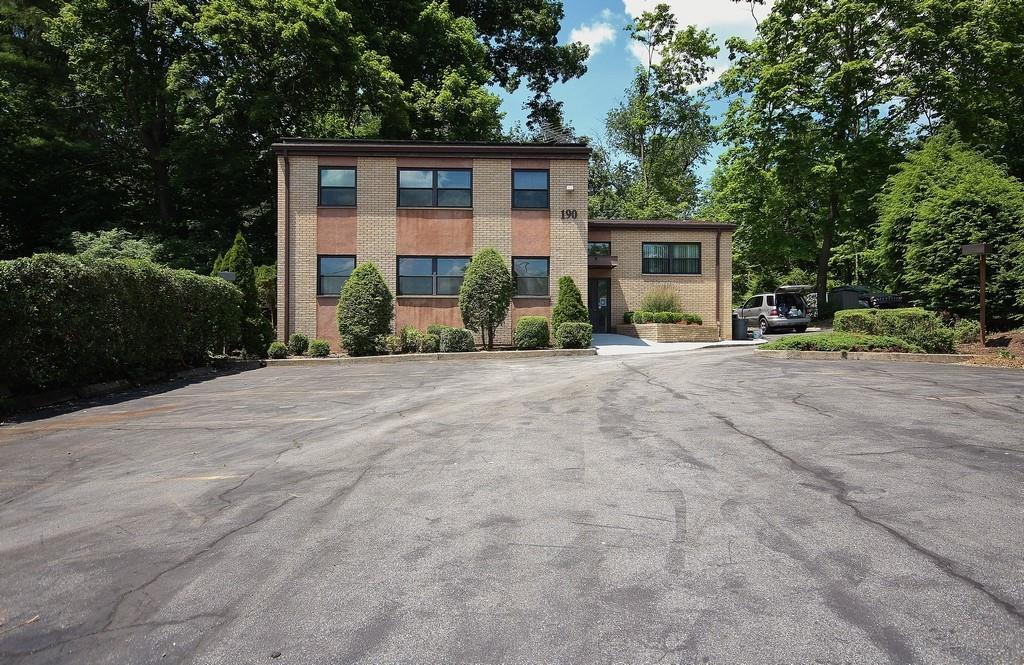 1 of 1 - 190 State Road, Briarcliff Manor, NY