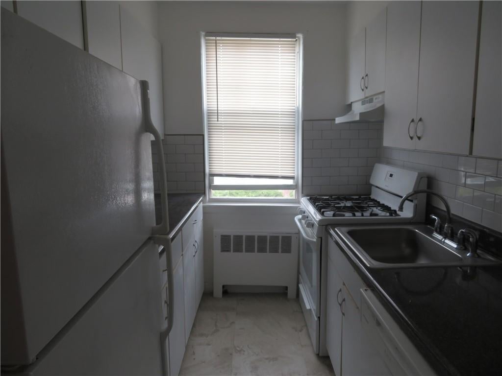 1 of 1 - 101 Carpenter # E8, Mount Kisco, NY