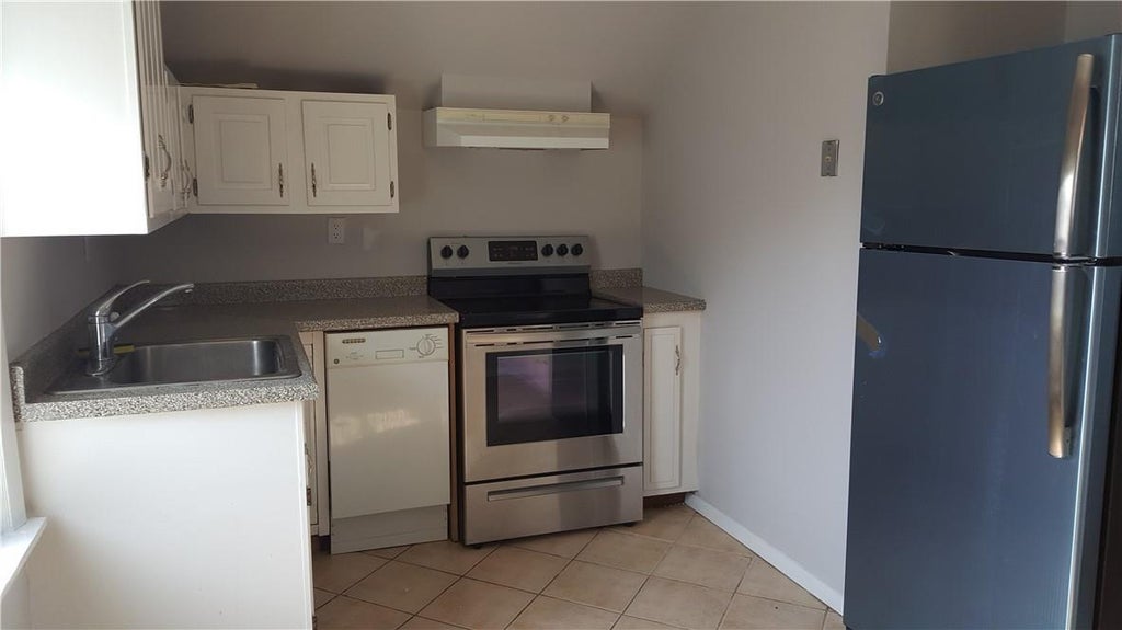 1 of 1 - 879 Commerce St., Thornwood, NY