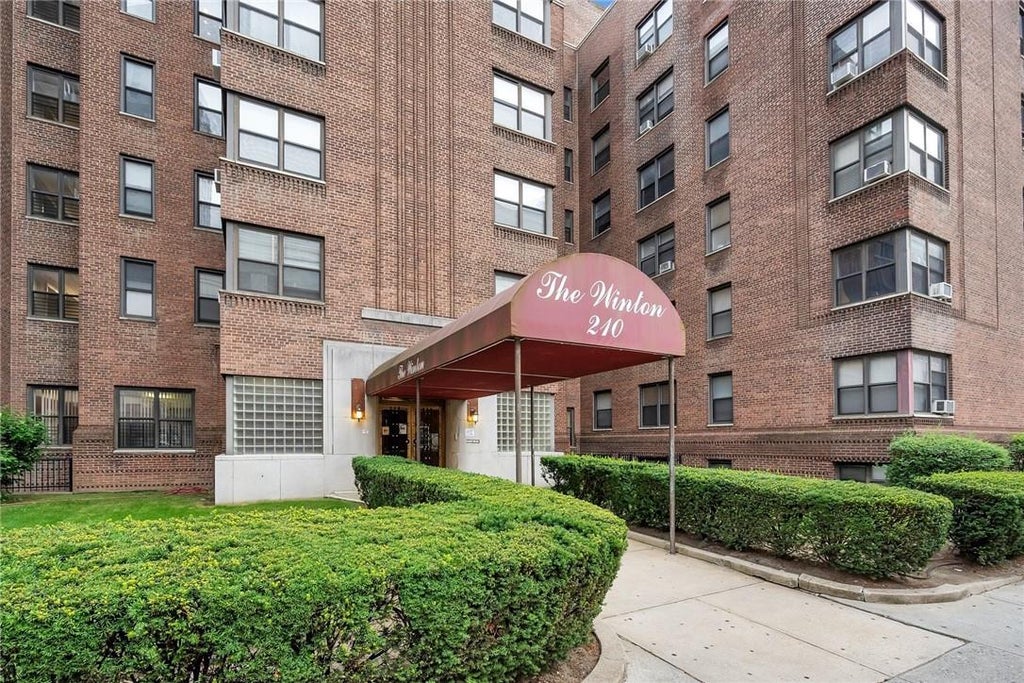 1 of 1 - 210 Martine Avenue # 5l, White Plains, NY
