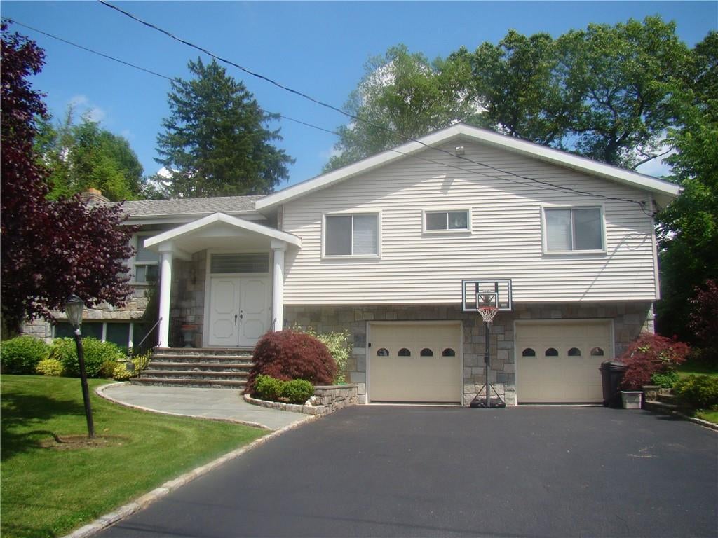 1 of 1 - 22 Parkfield Road, Scarsdale, NY