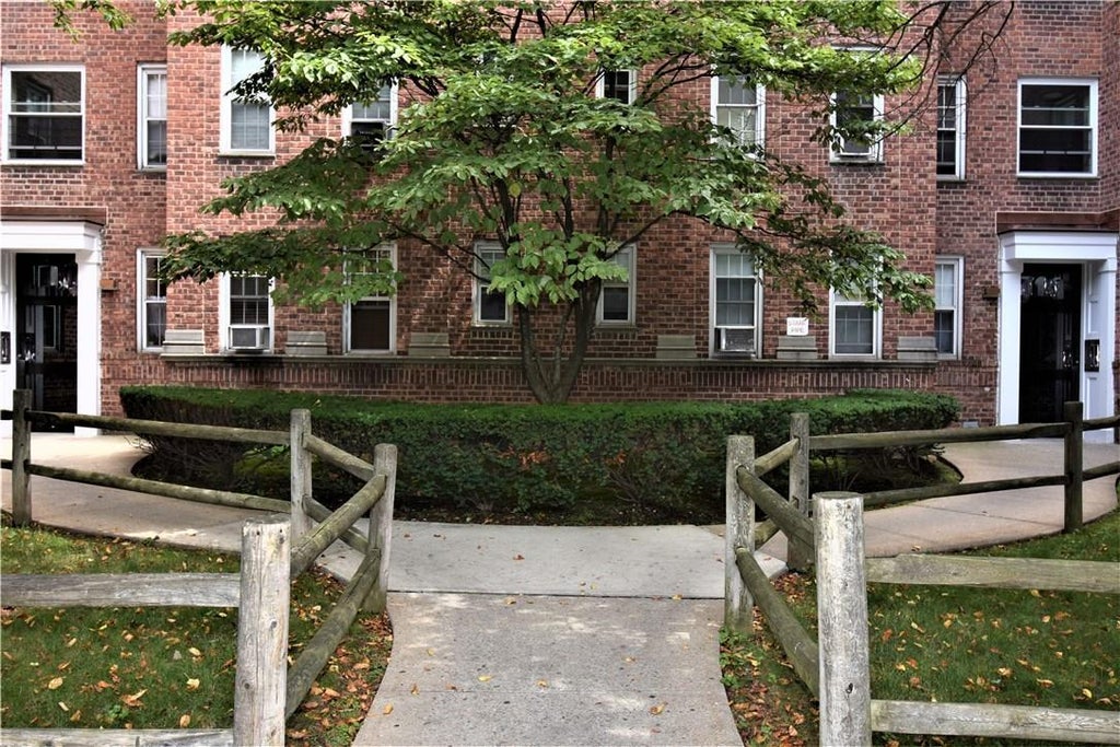 1 of 1 - 766 Bronx River Road B54, Bronxville, NY